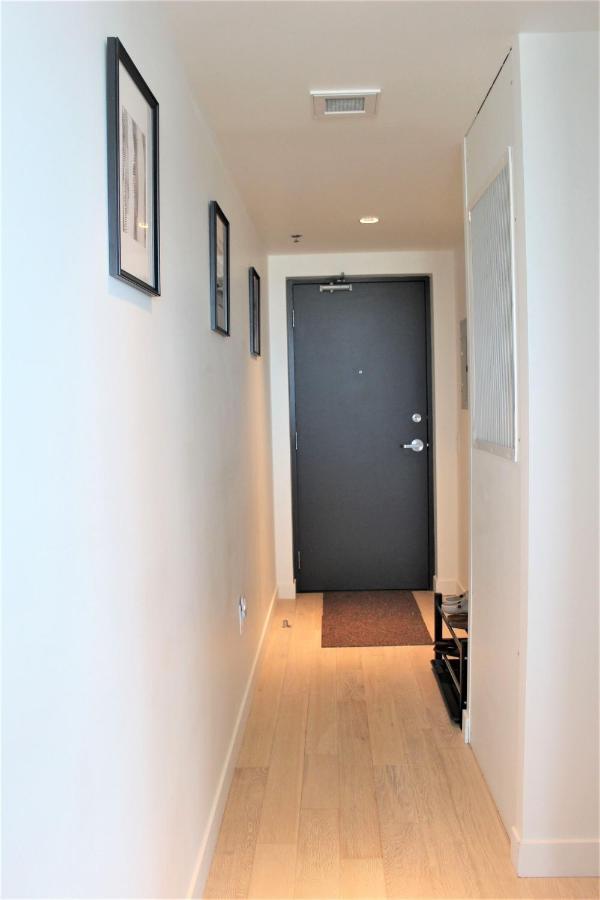 Luxury Skyline Condo In Downtown Free 24/7 Parking Виннипег Экстерьер фото