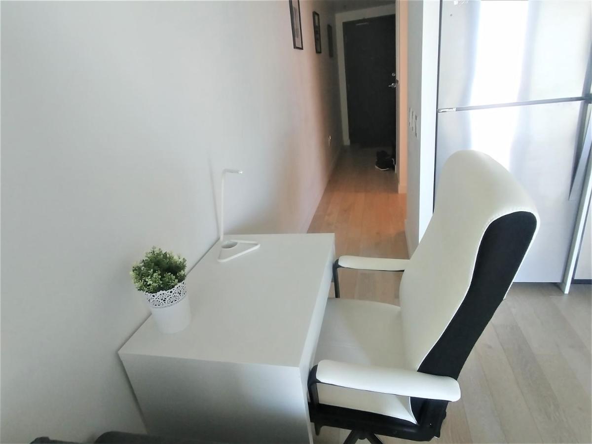 Luxury Skyline Condo In Downtown Free 24/7 Parking Виннипег Экстерьер фото