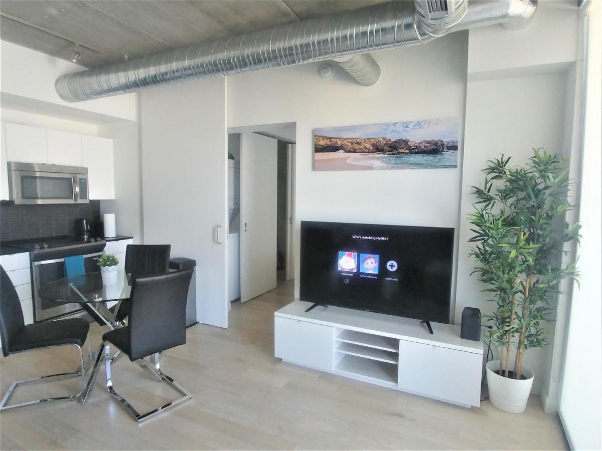 Luxury Skyline Condo In Downtown Free 24/7 Parking Виннипег Экстерьер фото