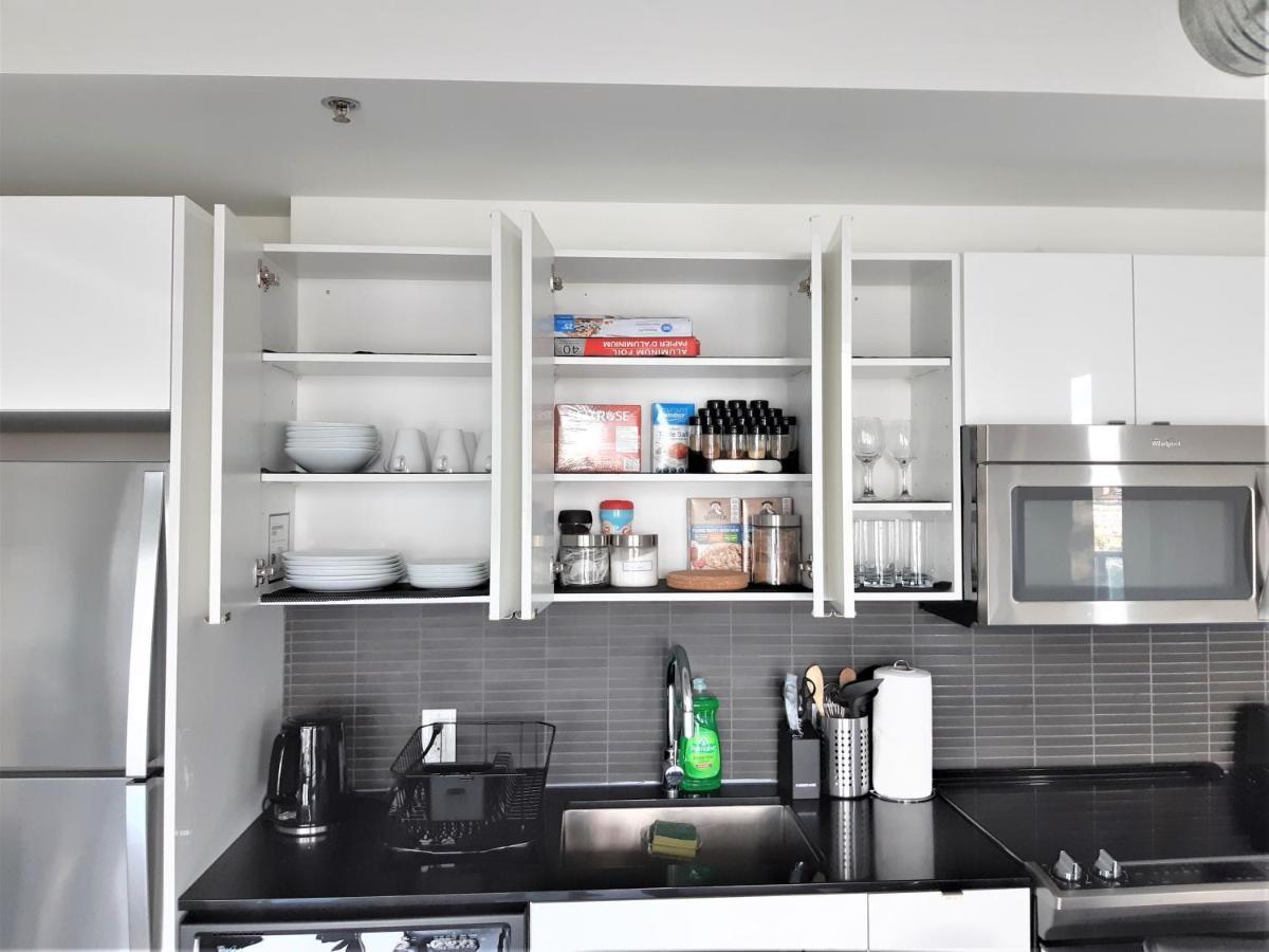 Luxury Skyline Condo In Downtown Free 24/7 Parking Виннипег Экстерьер фото
