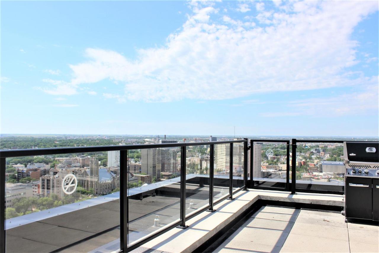 Luxury Skyline Condo In Downtown Free 24/7 Parking Виннипег Экстерьер фото
