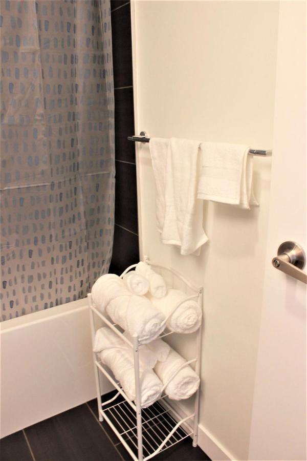 Luxury Skyline Condo In Downtown Free 24/7 Parking Виннипег Экстерьер фото