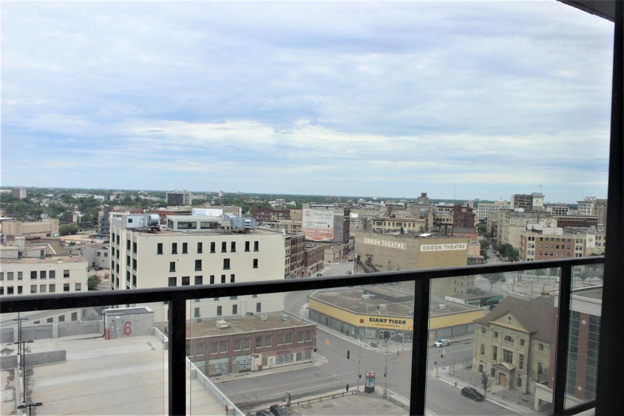Luxury Skyline Condo In Downtown Free 24/7 Parking Виннипег Экстерьер фото